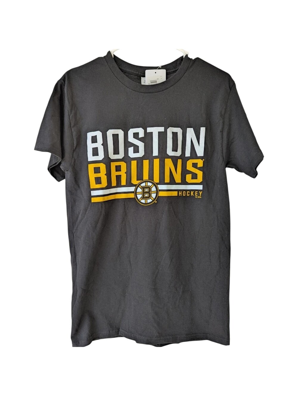 NWT Boston Bruins NHL Hockey T-Shirt Mens Small Black Graphic Logo Tee 17.5x28